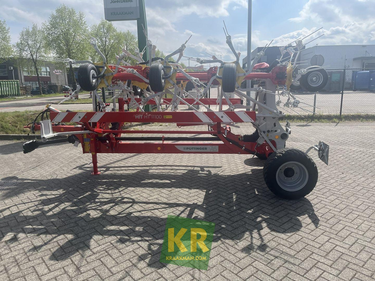 Pottinger HIT HT 11100 - Szénaforgató: 5 kép. Pottinger HIT HT 11100 - Szénaforgató: 5 kép.