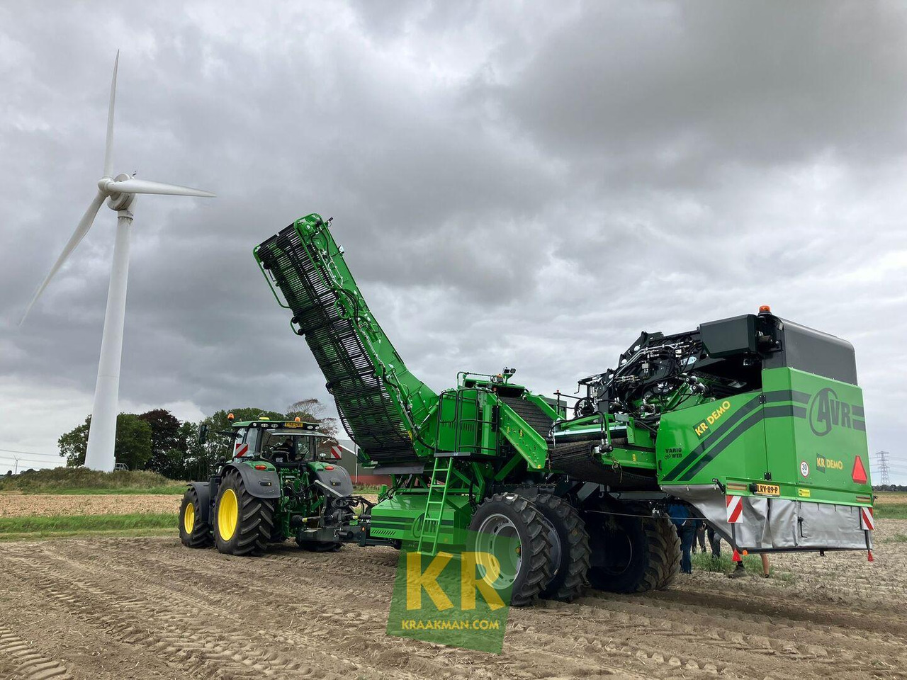 Spirit 9200 aardappelrooier AVR  - Burgonyakombájn: 1 kép. Spirit 9200 aardappelrooier AVR  - Burgonyakombájn: 1 kép.