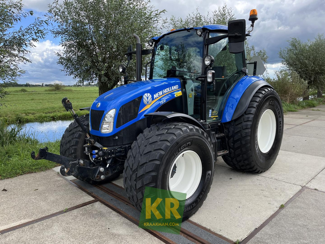 T5.95 New Holland - Traktor: 1 kép. T5.95 New Holland - Traktor: 1 kép.