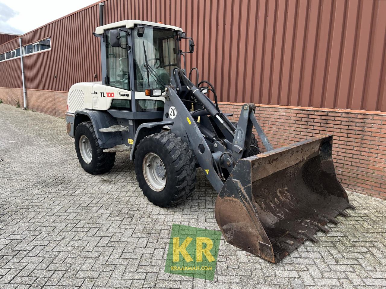Terex TL100  - Gumikerekes homlokrakodó: 5 kép. Terex TL100  - Gumikerekes homlokrakodó: 5 kép.