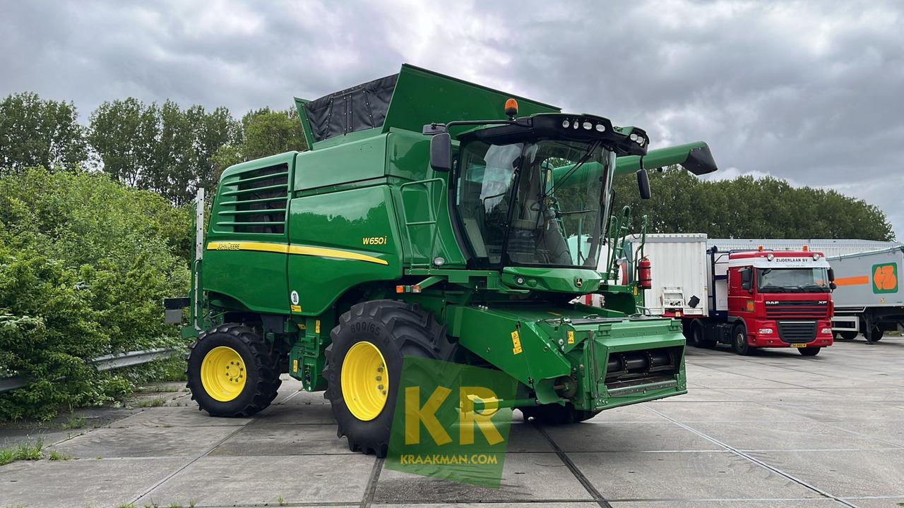 W650 John Deere - Kombájn: 5 kép. W650 John Deere - Kombájn: 5 kép.