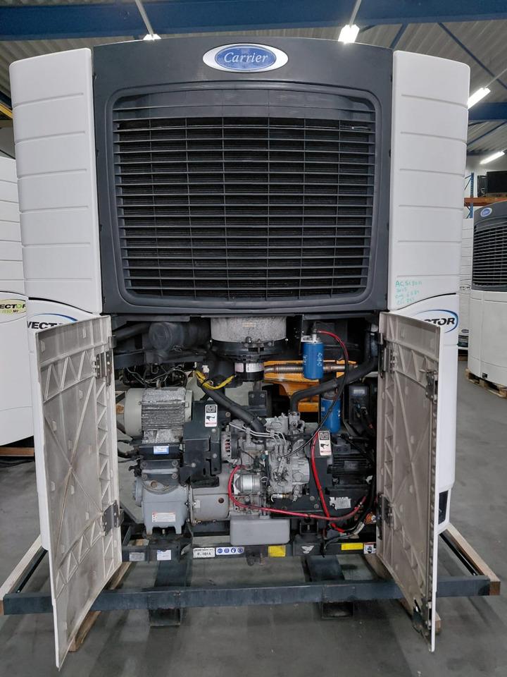 Carrier Vector 1350 S/N : AC518011 - Hűtőegység: 5 kép. Carrier Vector 1350 S/N : AC518011 - Hűtőegység: 5 kép.