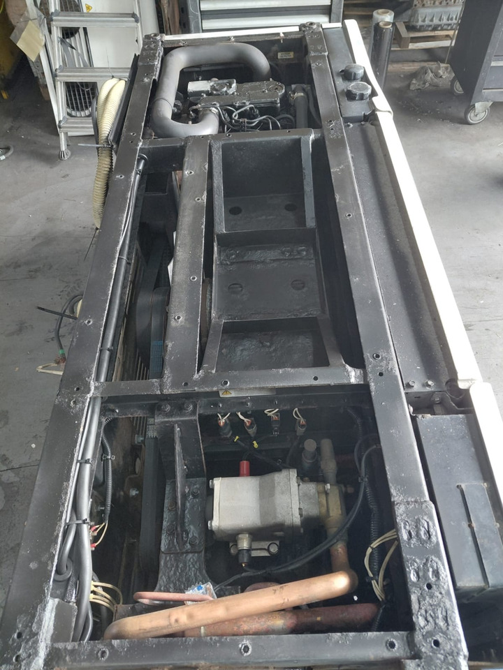 Thermo King UT-800 – GLW1030115 - Hűtőegység: 5 kép. Thermo King UT-800 – GLW1030115 - Hűtőegység: 5 kép.