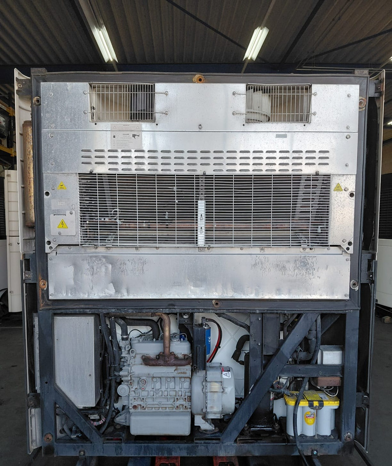 Vector 1550 – ZC320073 - Hűtőegység: 5 kép. Vector 1550 – ZC320073 - Hűtőegység: 5 kép.