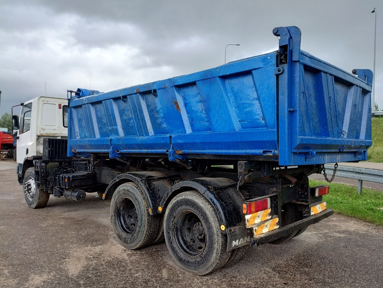 DAF 75 CF ATI 340 6x4 - Billenőplatós teherautó: 3 kép. DAF 75 CF ATI 340 6x4 - Billenőplatós teherautó: 3 kép.