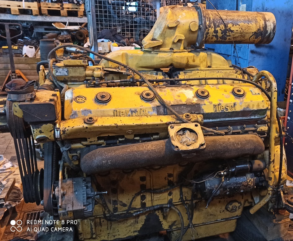 DETROIT 12V71 12v-71 7123-7000 - Motor - Egyéb gépek: 2 kép. DETROIT 12V71 12v-71 7123-7000 - Motor - Egyéb gépek: 2 kép.