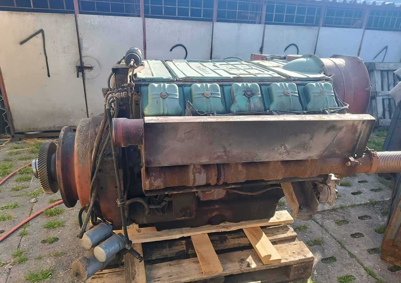 DEUTZ F 10 L 413 F F10L413F 256 HP / 305 HP - Motor és alkatrészek - Ipari gép: 2 kép. DEUTZ F 10 L 413 F F10L413F 256 HP / 305 HP - Motor és alkatrészek - Ipari gép: 2 kép.
