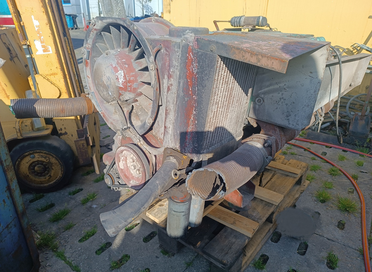 DEUTZ F 10 L 413 F F10L413F 256 HP / 305 HP - Motor és alkatrészek - Ipari gép: 3 kép. DEUTZ F 10 L 413 F F10L413F 256 HP / 305 HP - Motor és alkatrészek - Ipari gép: 3 kép.