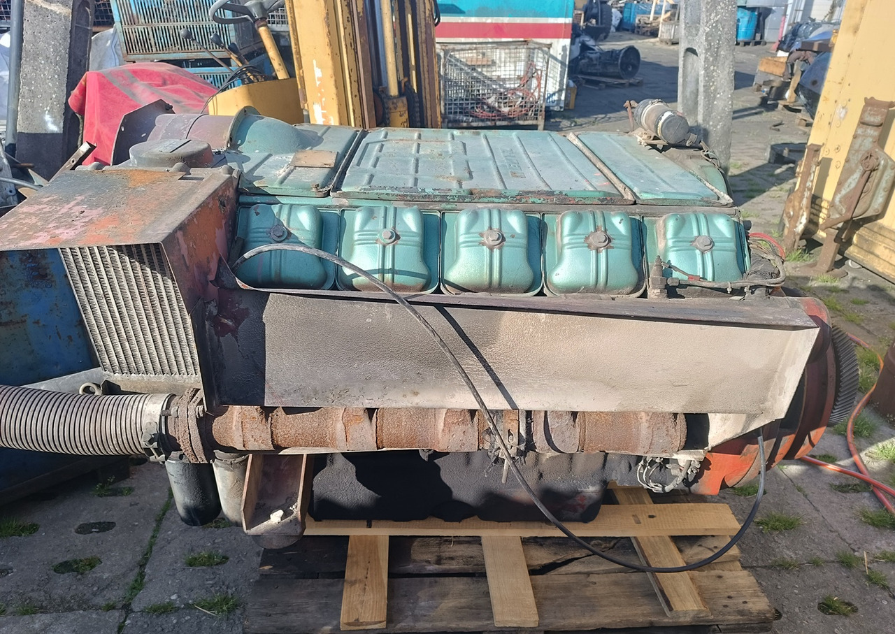 DEUTZ F 10 L 413 F F10L413F 256 HP / 305 HP - Motor és alkatrészek - Ipari gép: 1 kép. DEUTZ F 10 L 413 F F10L413F 256 HP / 305 HP - Motor és alkatrészek - Ipari gép: 1 kép.