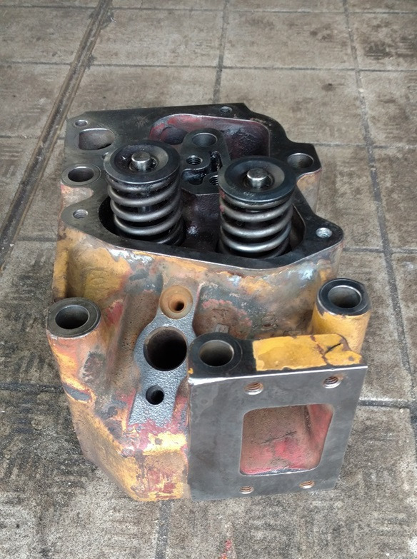 LIEBHERR D 906 TB GŁOWICA BLOK WAŁ KORBOWY CZĘŚCI PARTS - Motor és alkatrészek - Építőipari gépek: 3 kép. LIEBHERR D 906 TB GŁOWICA BLOK WAŁ KORBOWY CZĘŚCI PARTS - Motor és alkatrészek - Építőipari gépek: 3 kép.