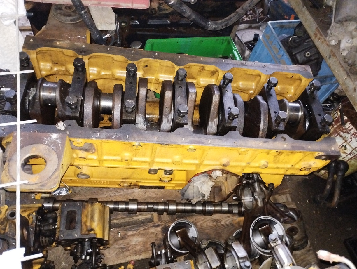 LIEBHERR D 906 TB GŁOWICA BLOK WAŁ KORBOWY CZĘŚCI PARTS - Motor és alkatrészek - Építőipari gépek: 2 kép. LIEBHERR D 906 TB GŁOWICA BLOK WAŁ KORBOWY CZĘŚCI PARTS - Motor és alkatrészek - Építőipari gépek: 2 kép.