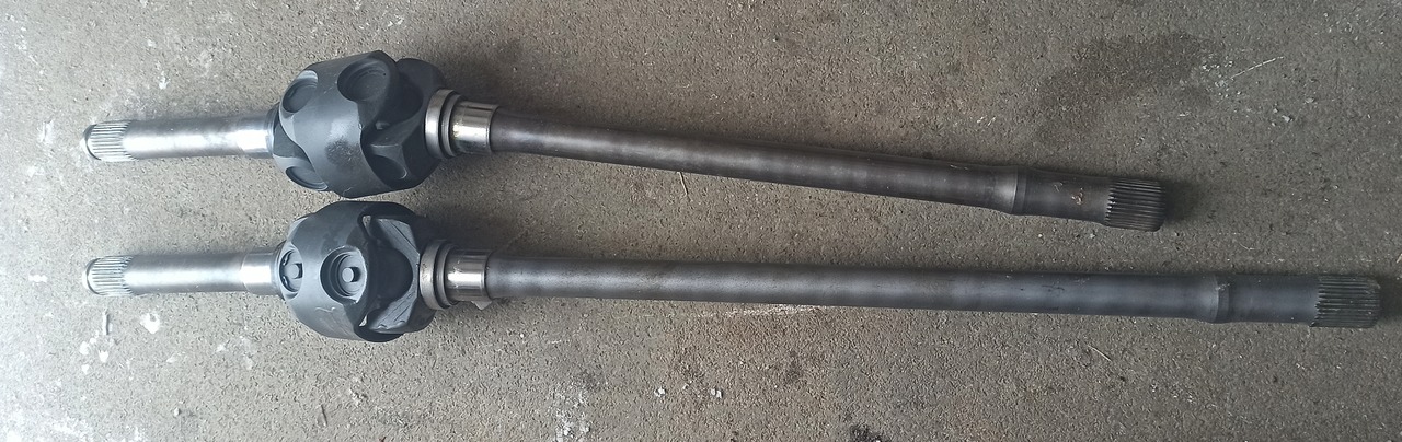 MERCEDES-BENZ ACTROS 4X4 8X6 8X8 MP2 MP3 - Első tengely - Teherautó: 2 kép. MERCEDES-BENZ ACTROS 4X4 8X6 8X8 MP2 MP3 - Első tengely - Teherautó: 2 kép.