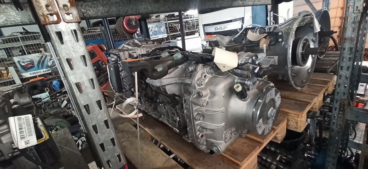 MERCEDES-BENZ G281-12 ACTROS - Sebességváltó és alkatrészek - Teherautó: 3 kép. MERCEDES-BENZ G281-12 ACTROS - Sebességváltó és alkatrészek - Teherautó: 3 kép.