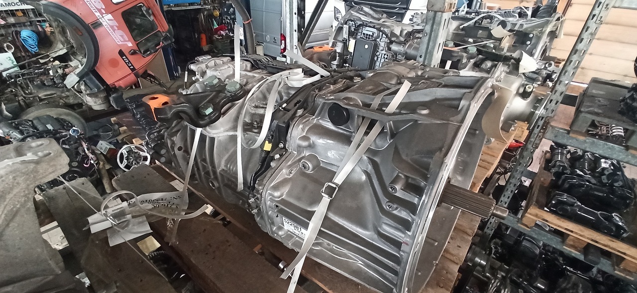 MERCEDES-BENZ G330-12 ACTROS - Sebességváltó és alkatrészek - Teherautó: 1 kép. MERCEDES-BENZ G330-12 ACTROS - Sebességváltó és alkatrészek - Teherautó: 1 kép.