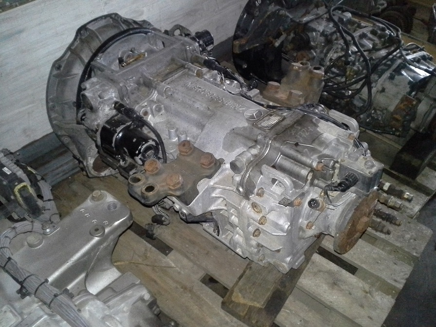 Mercedes Actros MP1 G210-16 - Sebességváltó és alkatrészek: 1 kép. Mercedes Actros MP1 G210-16 - Sebességváltó és alkatrészek: 1 kép.