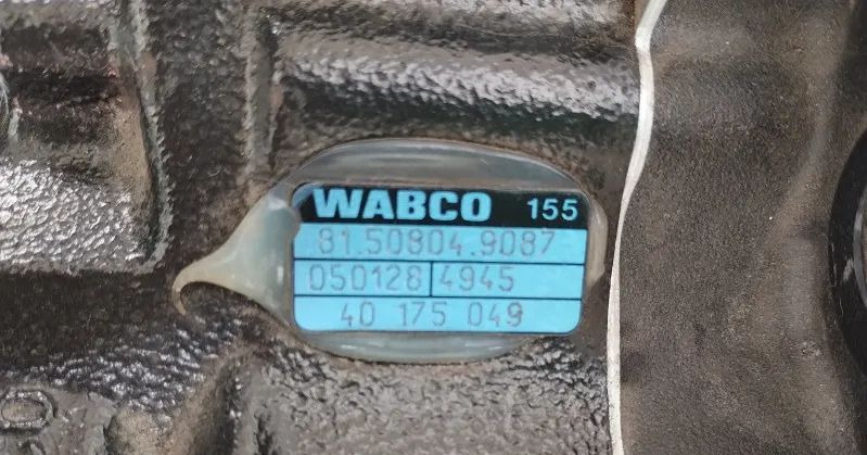 Zacisk hamulcowy MAN L2000 M2000 8-12 ton 81508049087 40175049 WABCO - Féknyereg - Teherautó: 3 kép. Zacisk hamulcowy MAN L2000 M2000 8-12 ton 81508049087 40175049 WABCO - Féknyereg - Teherautó: 3 kép.