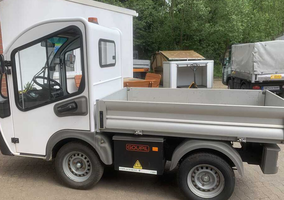 Goupil G3 - Elektromos kishaszonjármű: 4 kép. Goupil G3 - Elektromos kishaszonjármű: 4 kép.