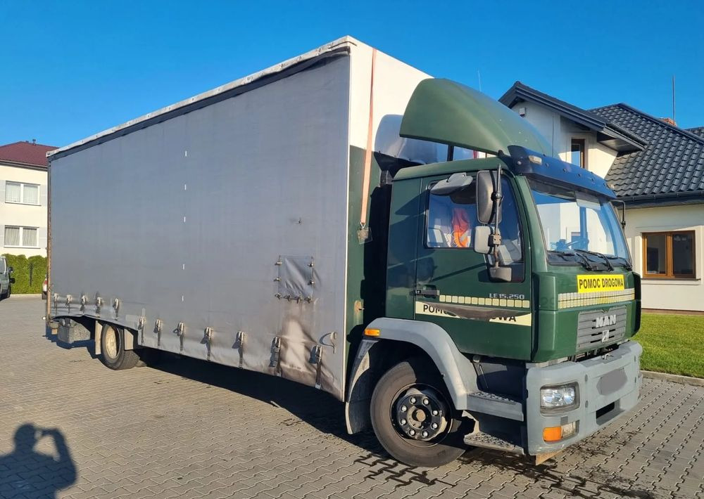 MAN LE 15 220 - Vontató: 3 kép. MAN LE 15 220 - Vontató: 3 kép.