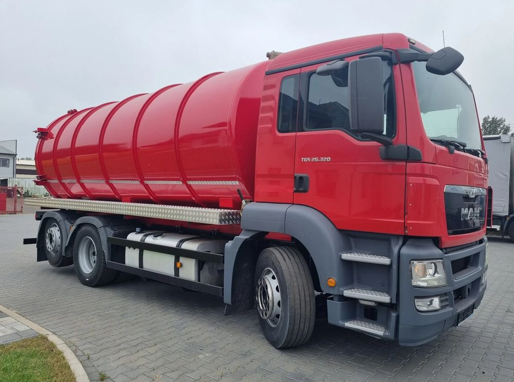 MAN TGS 26 320 - Szemetesautó: 2 kép. MAN TGS 26 320 - Szemetesautó: 2 kép.