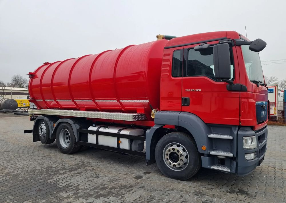 MAN TGS 26 320 - Szemetesautó: 2 kép. MAN TGS 26 320 - Szemetesautó: 2 kép.