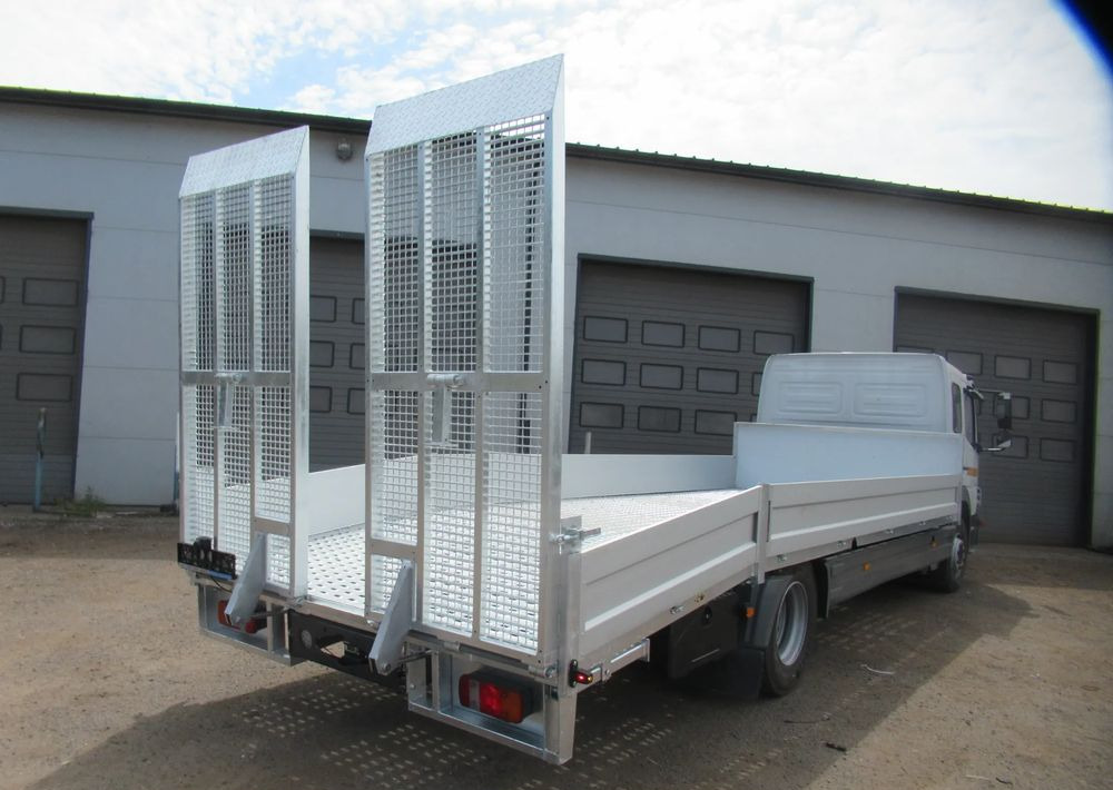 Mercedes-Benz Atego 1224 - Vontató: 1 kép. Mercedes-Benz Atego 1224 - Vontató: 1 kép.