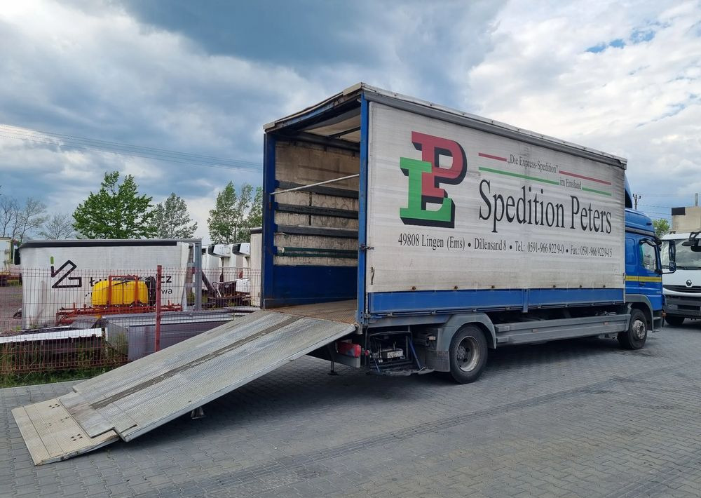Mercedes-Benz Atego 1229 - Vontató: 3 kép. Mercedes-Benz Atego 1229 - Vontató: 3 kép.