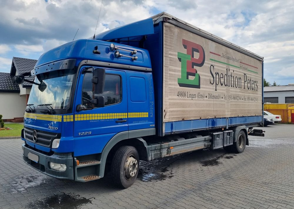 Mercedes-Benz Atego 1229 - Vontató: 1 kép. Mercedes-Benz Atego 1229 - Vontató: 1 kép.
