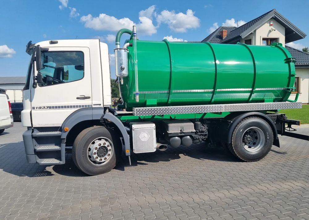 Mercedes-Benz Axor 1829 1833 - Szemetesautó: 3 kép. Mercedes-Benz Axor 1829 1833 - Szemetesautó: 3 kép.