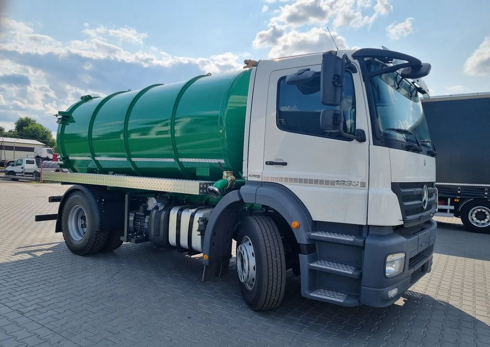 Mercedes-Benz Axor 1829 1833 - Szemetesautó: 2 kép. Mercedes-Benz Axor 1829 1833 - Szemetesautó: 2 kép.