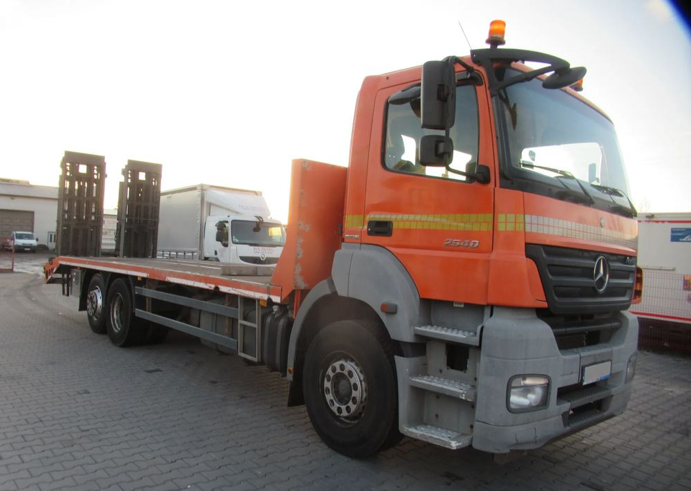 Mercedes-Benz Axor 2540 - Vontató: 3 kép. Mercedes-Benz Axor 2540 - Vontató: 3 kép.
