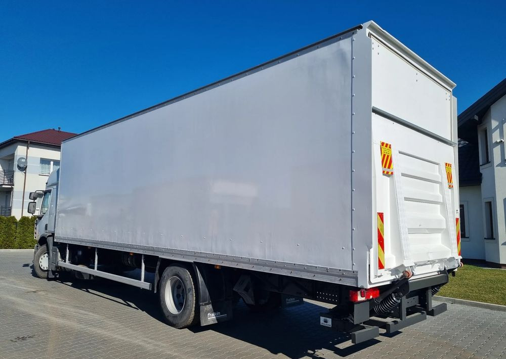 Renault Premium 270 - Dobozos felépítményű teherautó: 3 kép. Renault Premium 270 - Dobozos felépítményű teherautó: 3 kép.