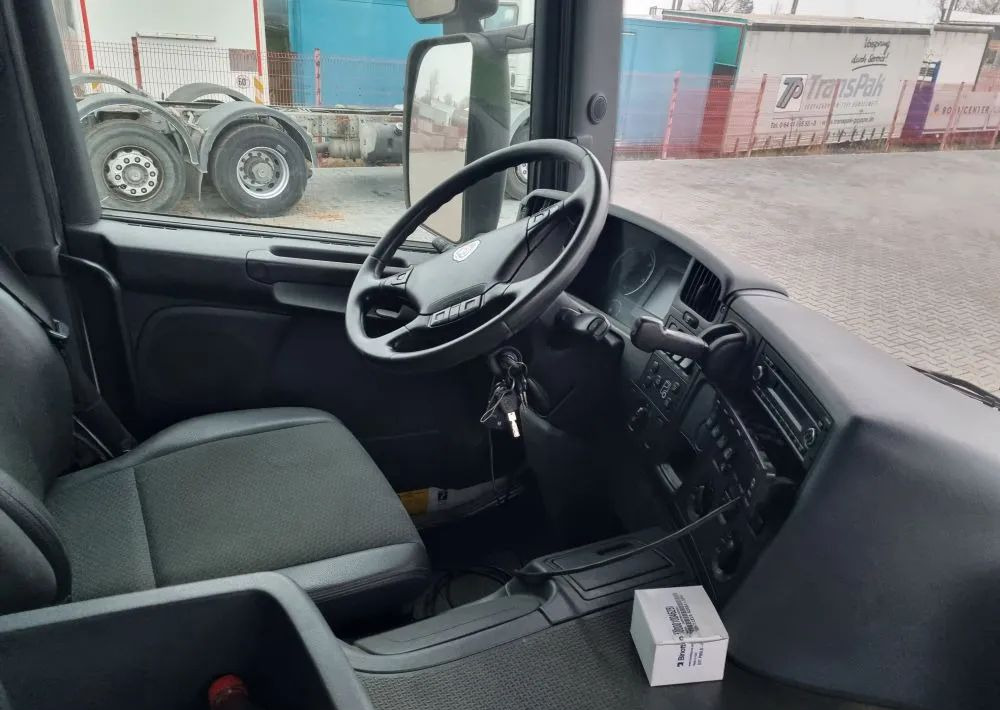 Scania P360 - Szemetesautó: 5 kép. Scania P360 - Szemetesautó: 5 kép.