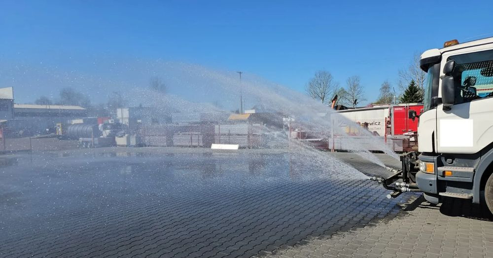 Scania SCANIA P360 Myjka drogowa - Szemetesautó: 2 kép. Scania SCANIA P360 Myjka drogowa - Szemetesautó: 2 kép.