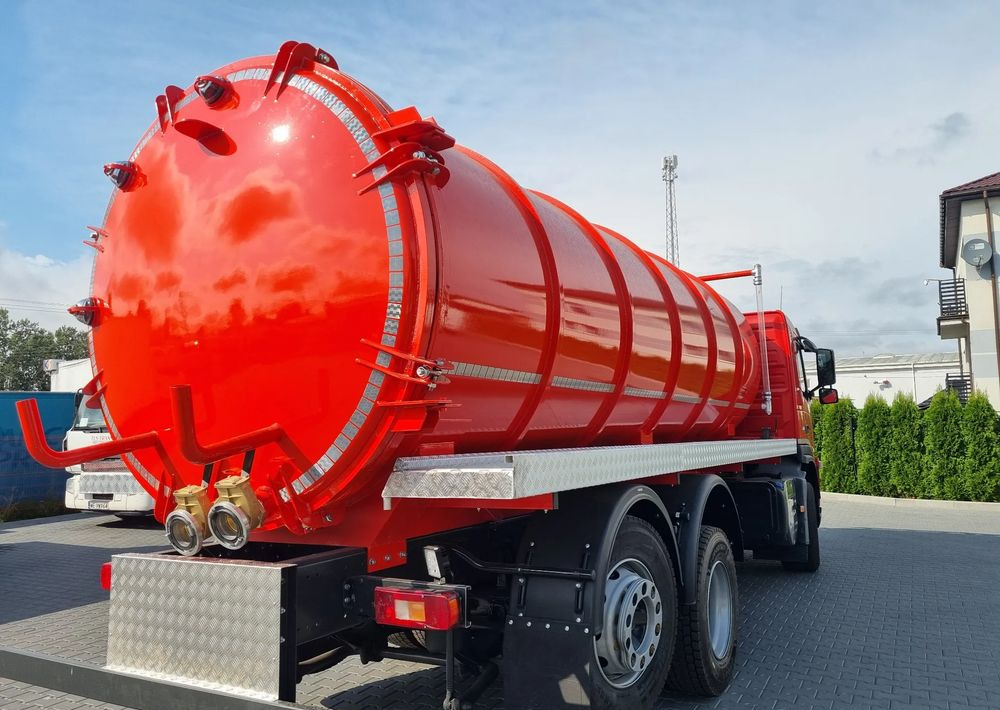 Volvo FM 410 - Szemetesautó: 3 kép. Volvo FM 410 - Szemetesautó: 3 kép.