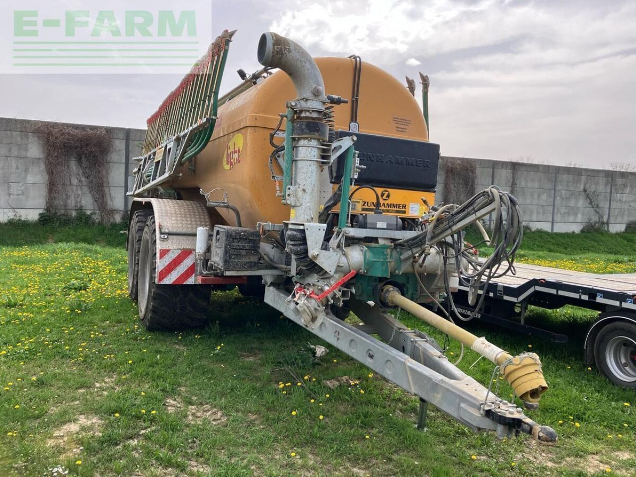 18500 - Szippantó tartálykocsi: 3 kép. 18500 - Szippantó tartálykocsi: 3 kép.