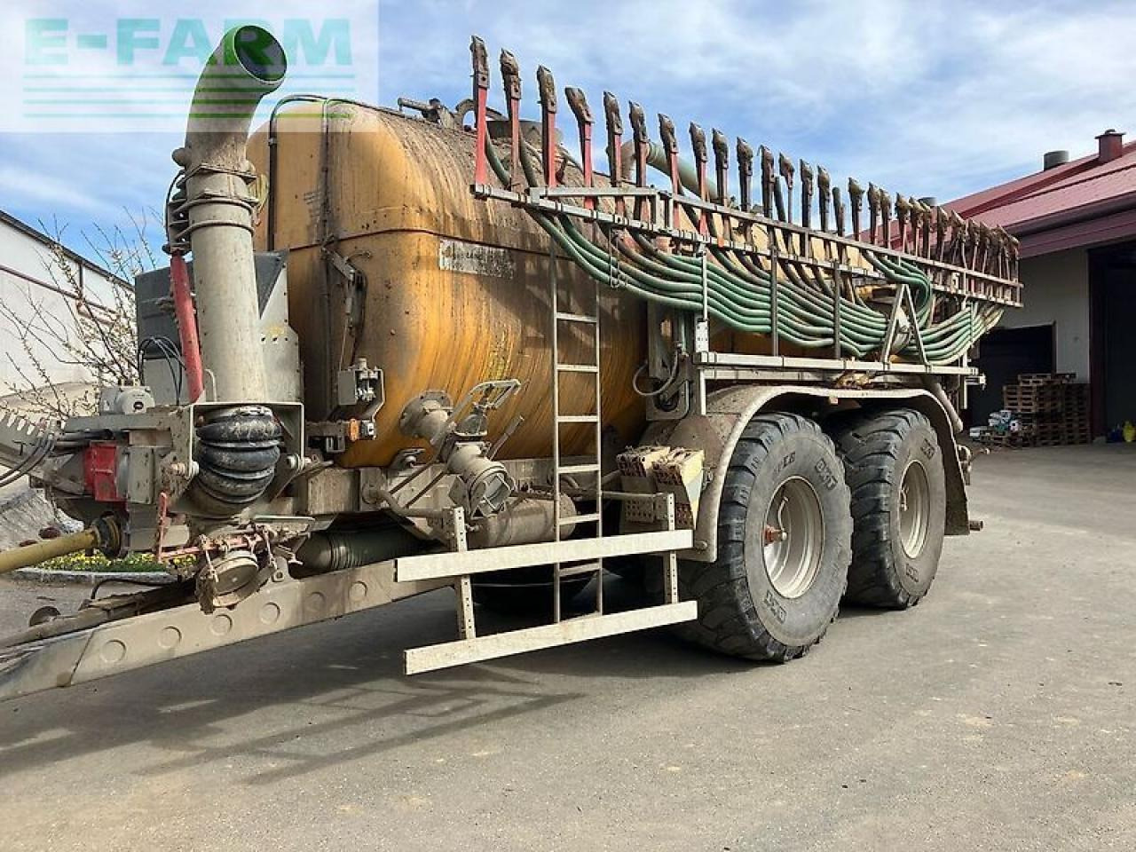 18500 - Műtrágyaszóró gép: 2 kép. 18500 - Műtrágyaszóró gép: 2 kép.