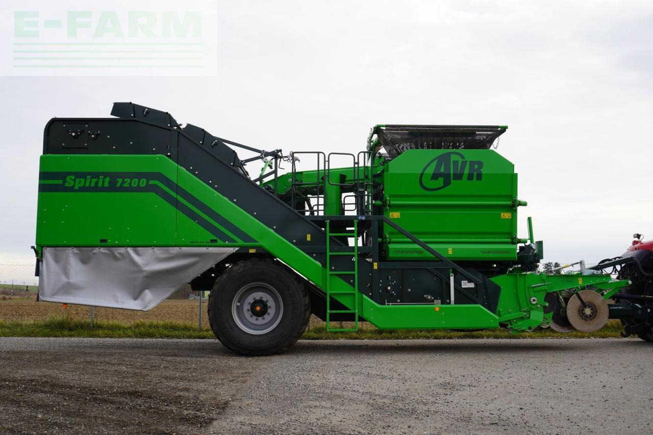 AVR spirit 7200 - Burgonyakombájn: 2 kép. AVR spirit 7200 - Burgonyakombájn: 2 kép.