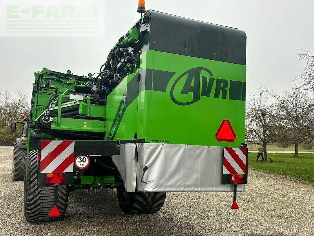 AVR spirit 9200 - Burgonyakombájn: 3 kép. AVR spirit 9200 - Burgonyakombájn: 3 kép.