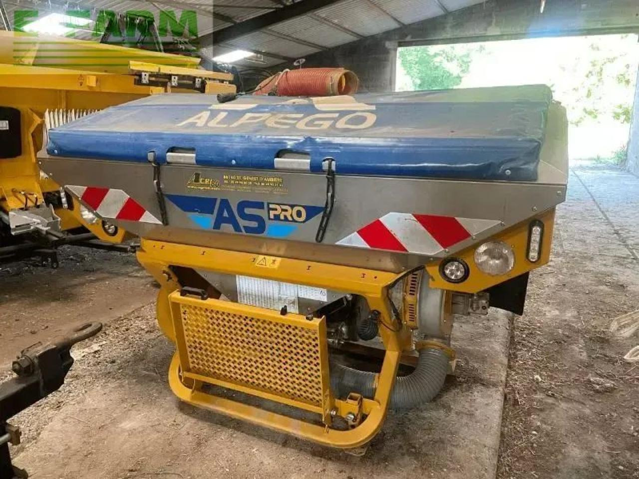 Alpego combine de semis - Kombinált vetőgép: 1 kép. Alpego combine de semis - Kombinált vetőgép: 1 kép.