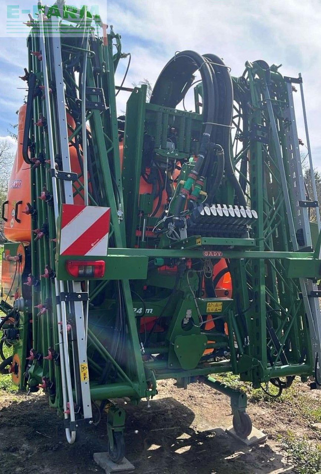 Amazone - Vontatott permetezők: 1 kép. Amazone - Vontatott permetezők: 1 kép.
