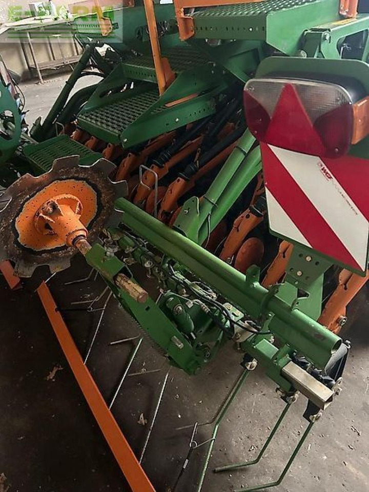 Amazone ad-p 303 secial - Szemenkénti vetőgép: 3 kép. Amazone ad-p 303 secial - Szemenkénti vetőgép: 3 kép.