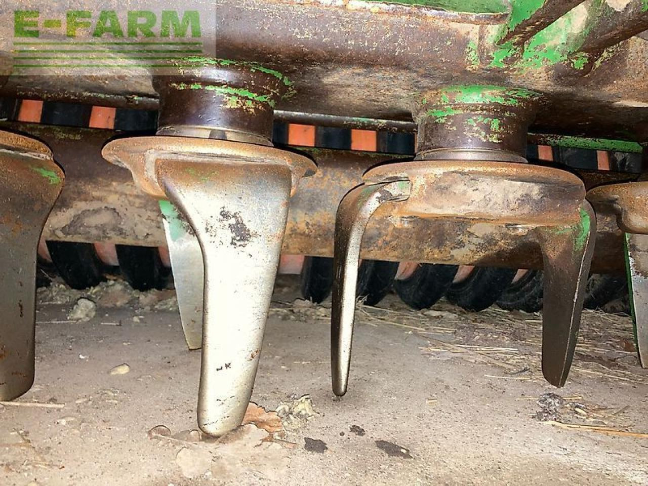 Amazone ad303 + kg303 - Szemenkénti vetőgép: 5 kép. Amazone ad303 + kg303 - Szemenkénti vetőgép: 5 kép.