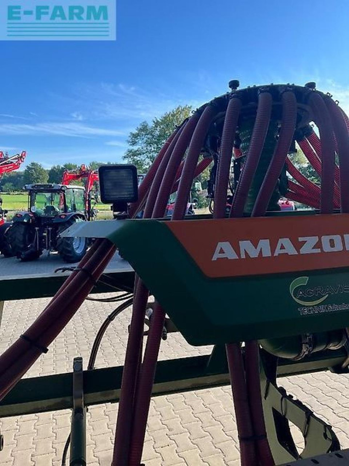 Szemenkénti vetőgép Amazone amazone avant 3002 säschine/ fronttank ftender 1600/ precea 3000-1 maisleger: 6 kép. Szemenkénti vetőgép Amazone amazone avant 3002 säschine/ fronttank ftender 1600/ precea 3000-1 maisleger: 6 kép.