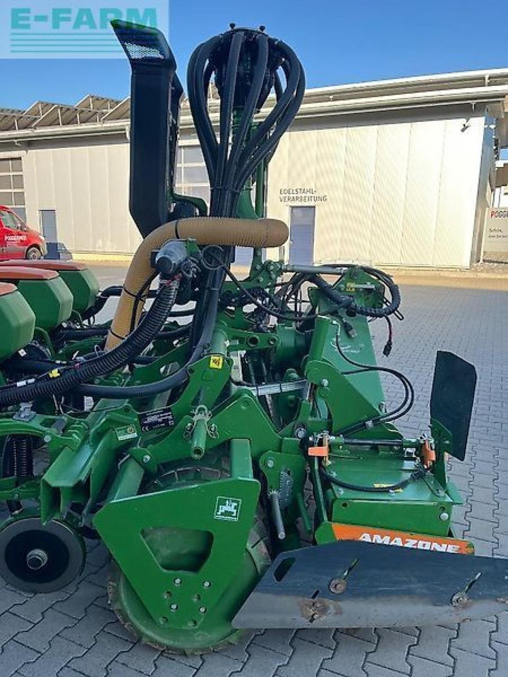 Szemenkénti vetőgép Amazone amazone avant 3002 säschine/ fronttank ftender 1600/ precea 3000-1 maisleger: 28 kép. Szemenkénti vetőgép Amazone amazone avant 3002 säschine/ fronttank ftender 1600/ precea 3000-1 maisleger: 28 kép.