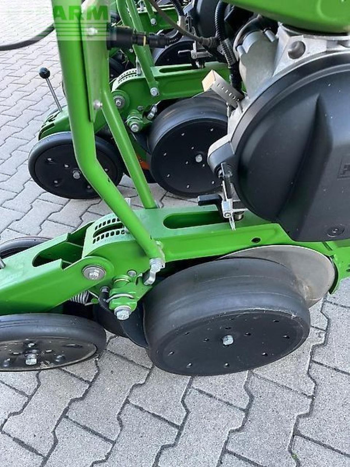 Szemenkénti vetőgép Amazone amazone avant 3002 säschine/ fronttank ftender 1600/ precea 3000-1 maisleger: 32 kép. Szemenkénti vetőgép Amazone amazone avant 3002 säschine/ fronttank ftender 1600/ precea 3000-1 maisleger: 32 kép.