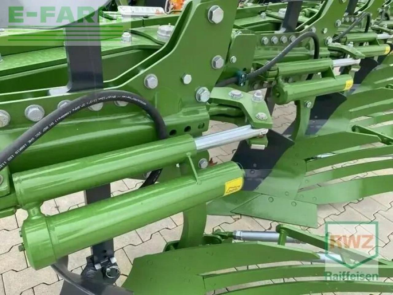 Amazone anbau-volldrehpflug teres 300v - Eke: 4 kép. Amazone anbau-volldrehpflug teres 300v - Eke: 4 kép.