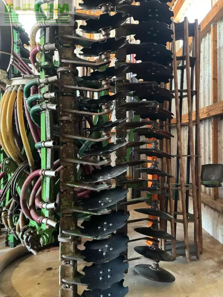 Amazone catros 7002 pro + - Tárcsás borona: 2 kép. Amazone catros 7002 pro + - Tárcsás borona: 2 kép.