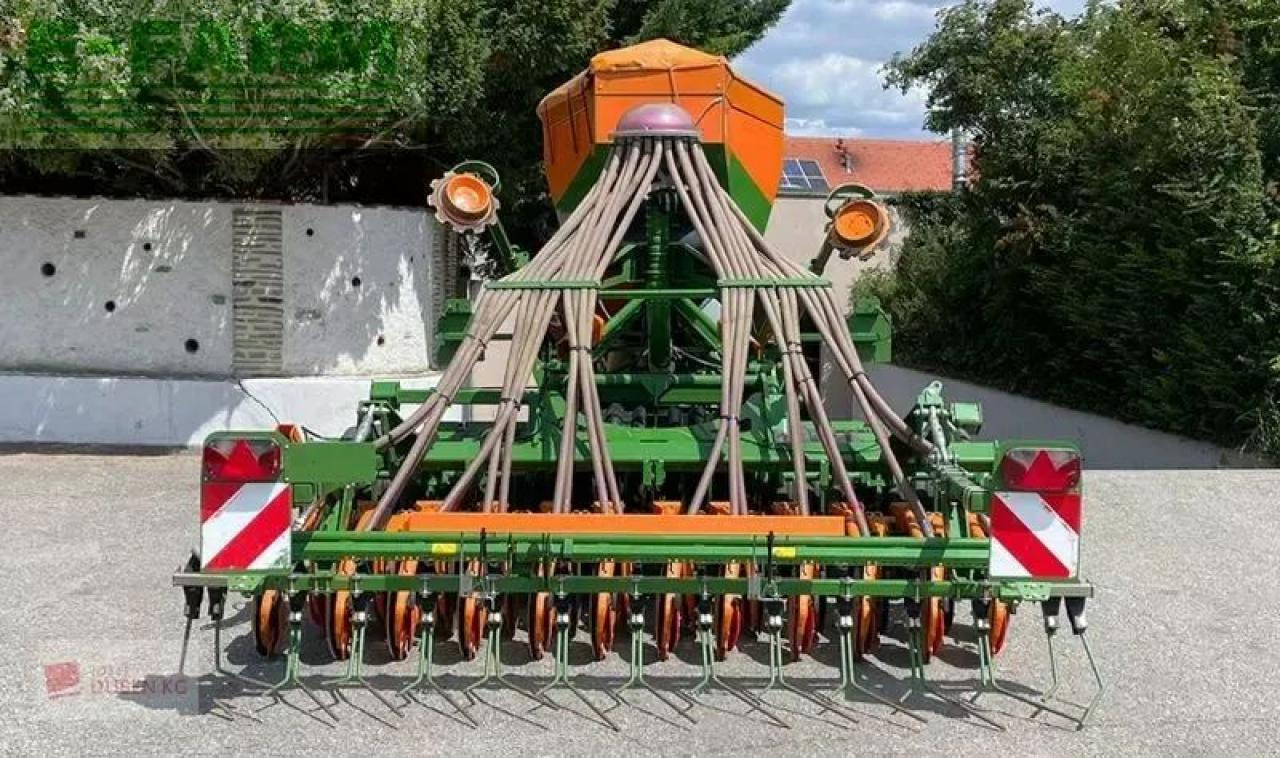Amazone cirrus 3002 - Szemenkénti vetőgép: 5 kép. Amazone cirrus 3002 - Szemenkénti vetőgép: 5 kép.