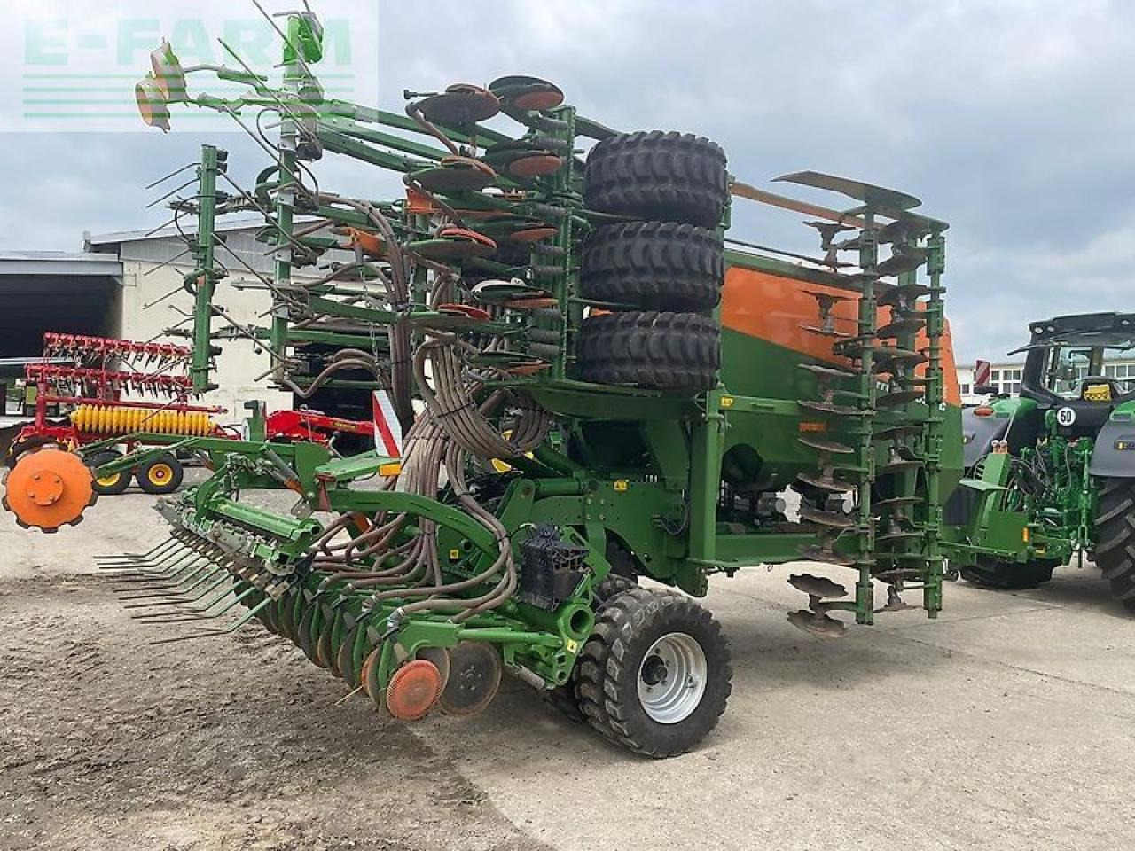 Amazone cirrus 6003-2 - Szemenkénti vetőgép: 2 kép. Amazone cirrus 6003-2 - Szemenkénti vetőgép: 2 kép.