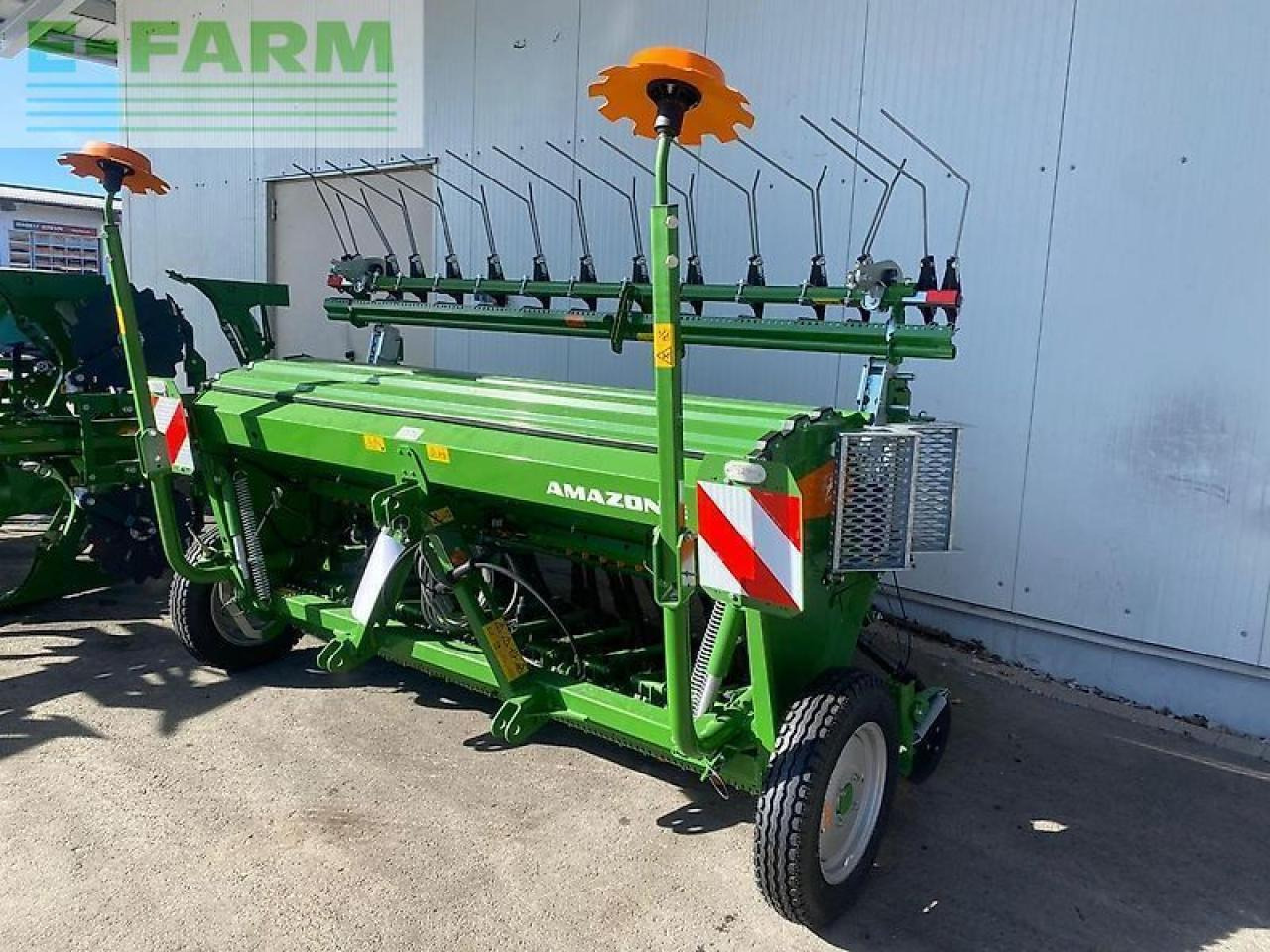 Amazone d9 3000 super - Szemenkénti vetőgép: 2 kép. Amazone d9 3000 super - Szemenkénti vetőgép: 2 kép.